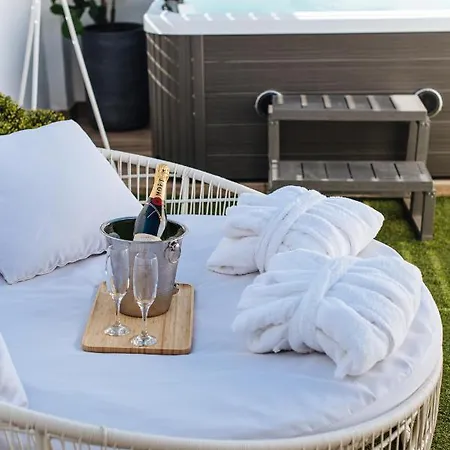 Magno Apartments Alameda 1851 Penthouse - Private Terrace And Jacuzzi Sevilha Exterior foto